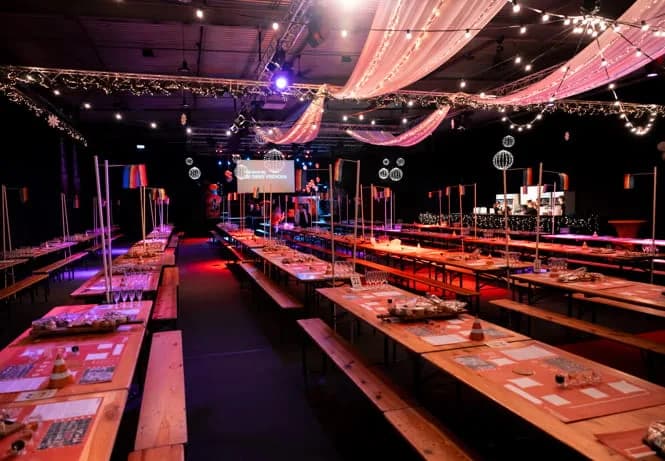 De eventlocatie HAL60, ingericht voor een bedrijfsfeest