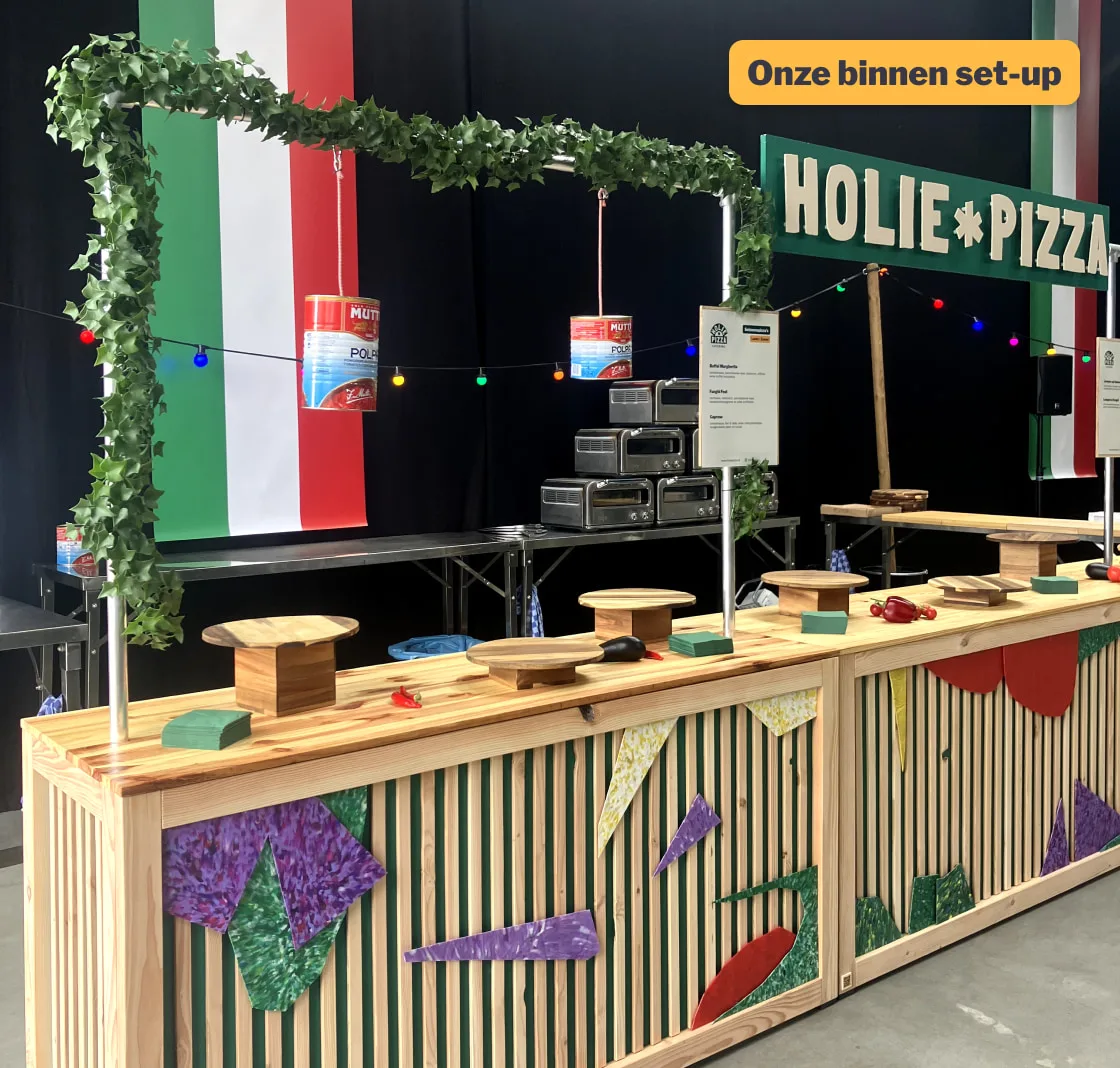 De mobiele pizzakeuken van Holie Pizza op locatie