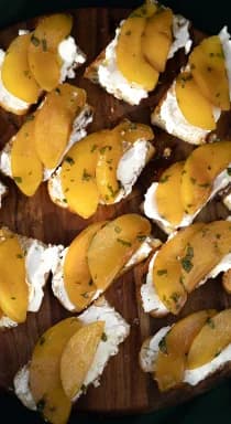 Sfeerbeeld van een bedrijfsfestival met catering van Holie Pizza