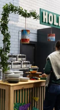 Sfeerbeeld van een heidag met catering van Holie Pizza