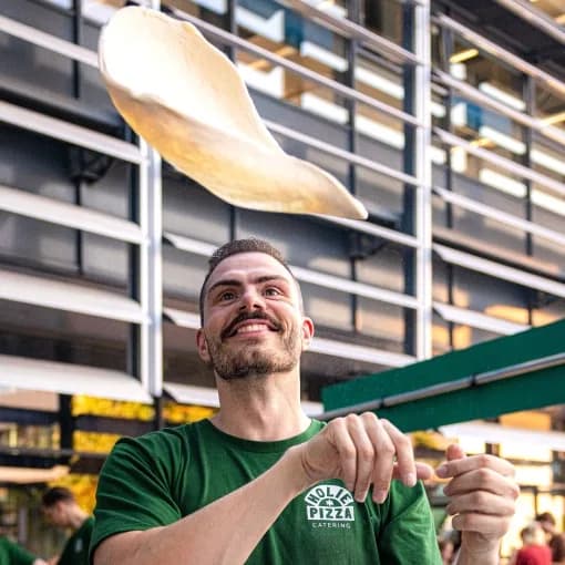 Catering van Holie Pizza tijdens een jubileumfeest