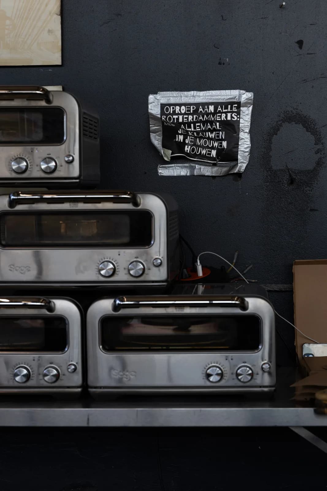 Gestapelde elektrische pizzaovens van Holie Pizza